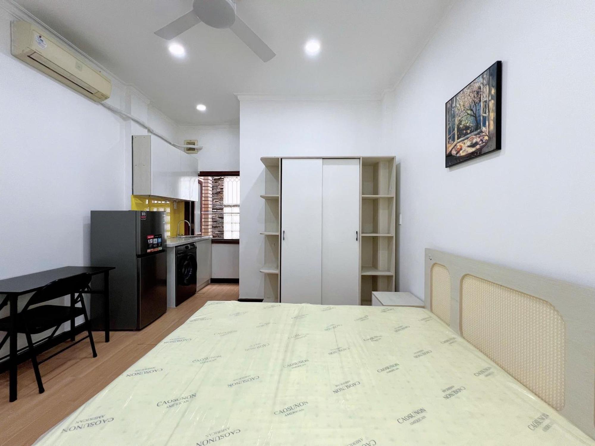 44h Dinh Cong Trang Apartment *